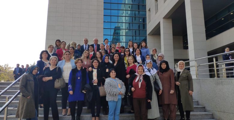 Bursalı İYİ Kadınları Ankara’da, Akşener Bağrına Bastı…