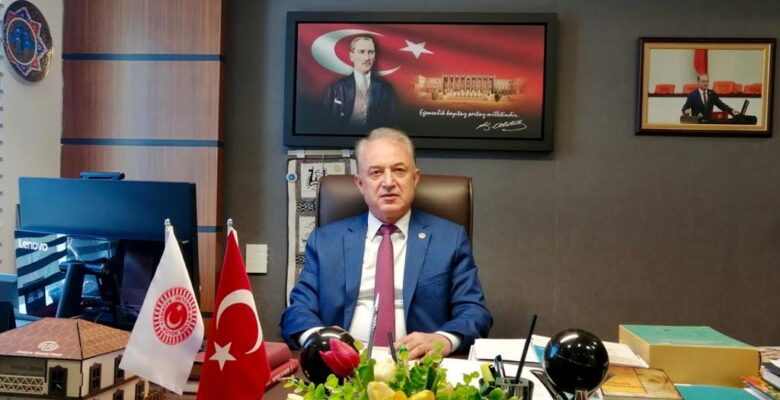 CHP Milletvekili Yüksel Özkan; AKP yöneticileri gittikleri hastanelerde kendileri de mi 5 dakikada muayene oluyorlar?