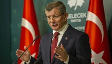 Davutoğlu: Bahçeli, Erdoğan’ın liderliğini sınıyor