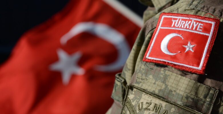 Türk, Uzman Çavuşlar’ın sesi oldu: “Bana göre zulümdür”