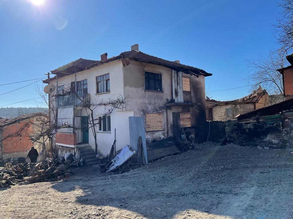 Maalesef, tüketim ve bencilliğin öncelendiği, yardımlaşma ve paylaşmanın ötelendiği bir çağı yaşıyoruz