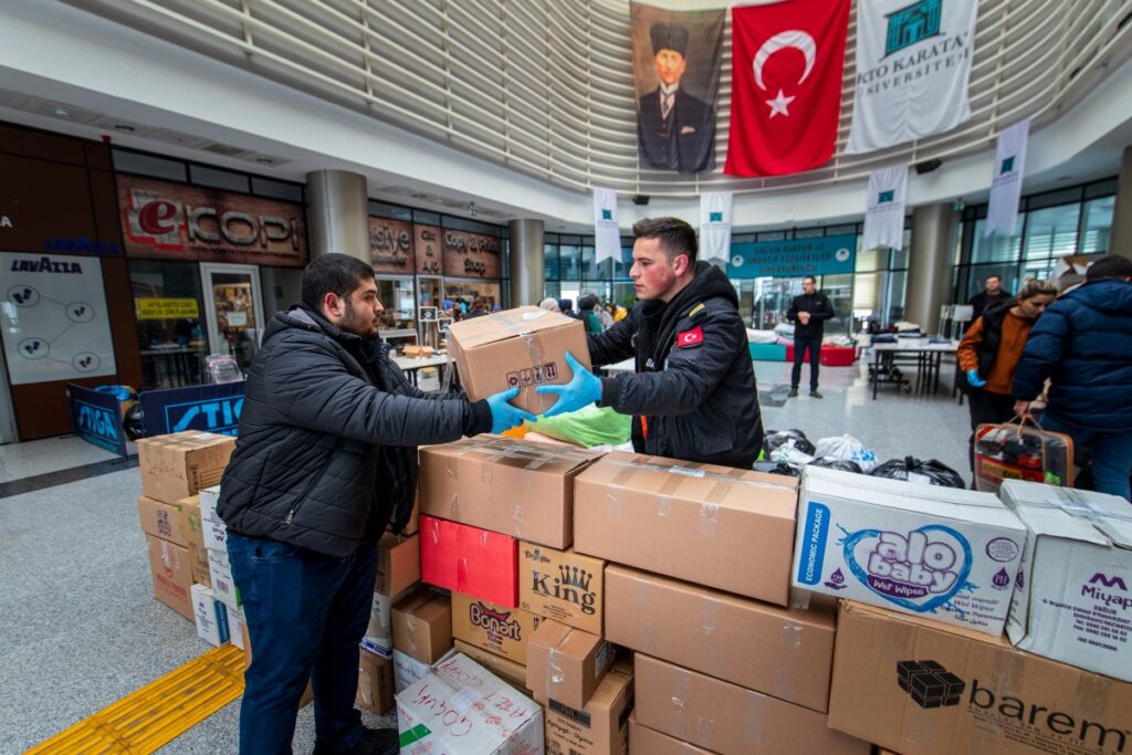 DEPREMZEDE ÇOCUKLARIN KİTAP SEVİNCİ