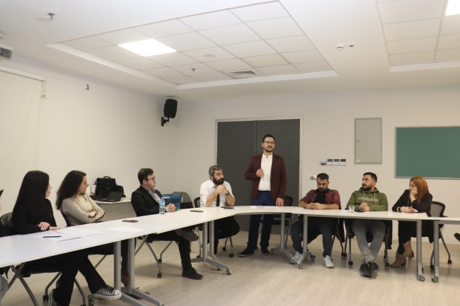 Çalışır: Tek derdimiz mesleğimiz…