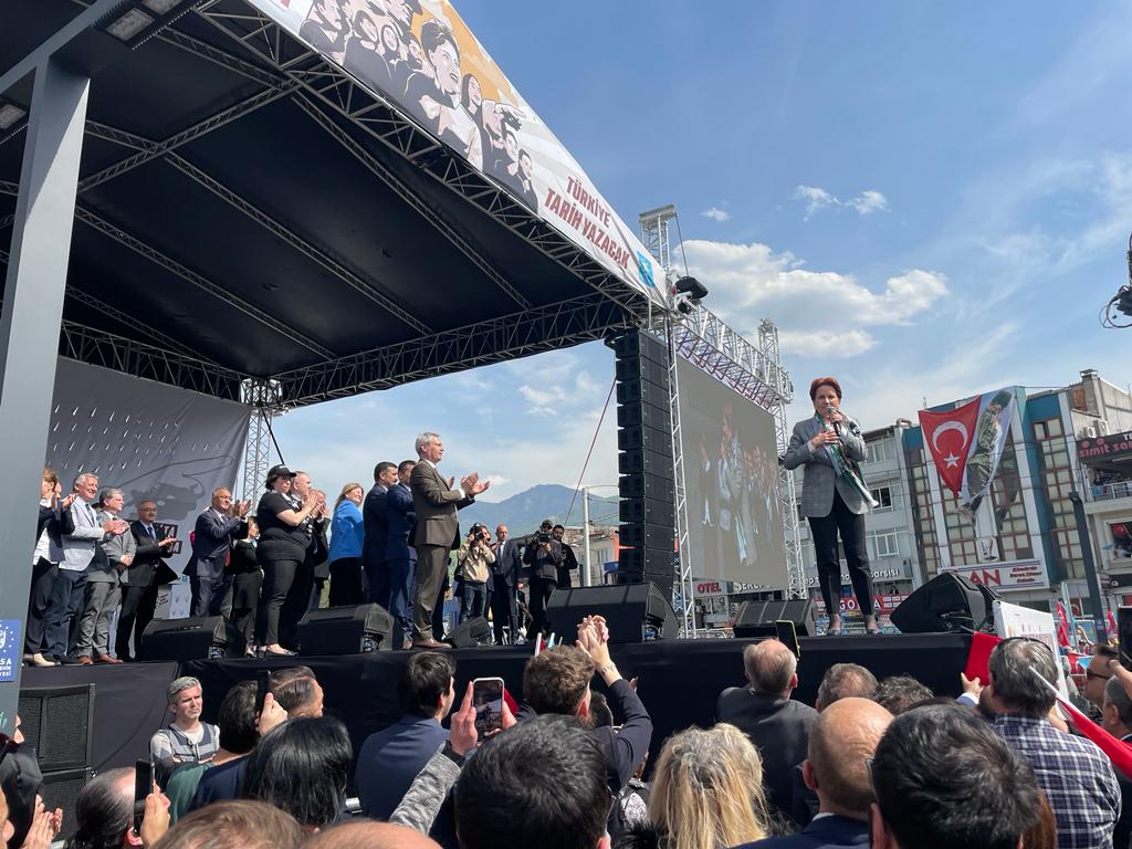 BURSA AKŞENER’İ BAĞRINA BASTI!