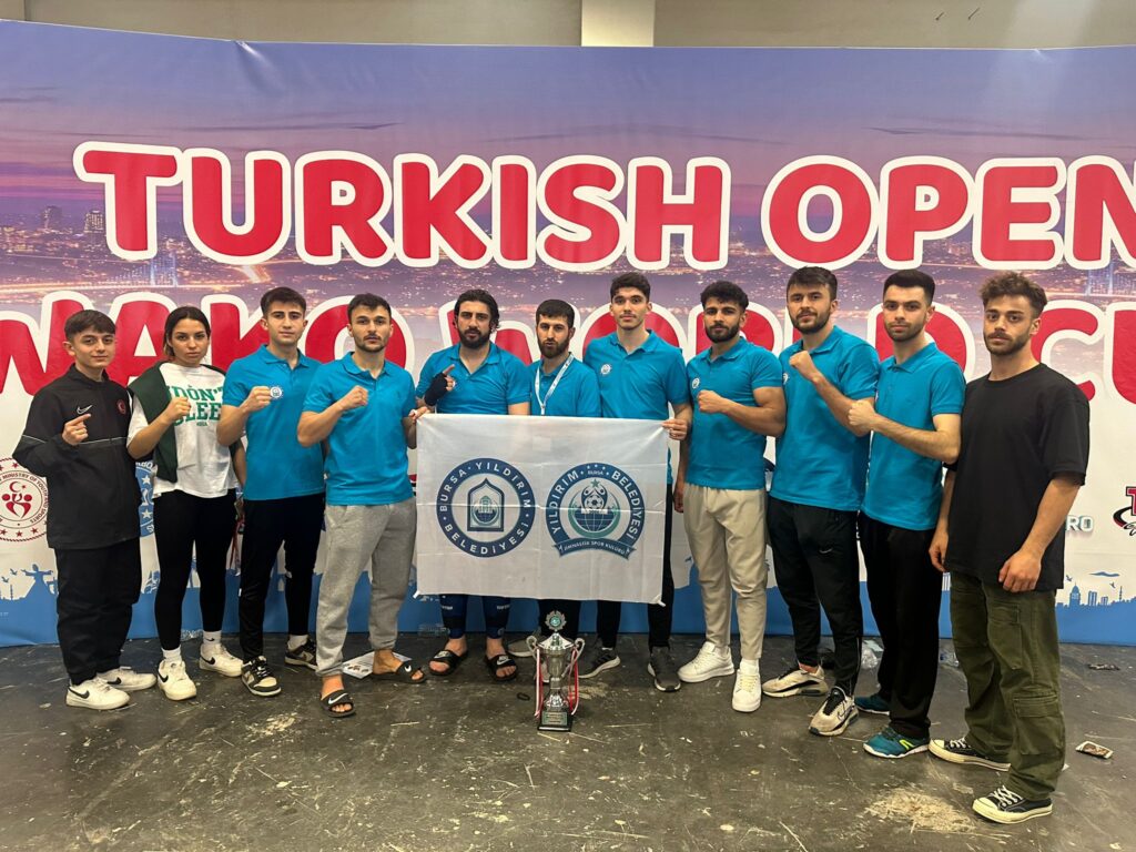KİCK BOKS TURNUVASINDA YILDIRIM RÜZGARI