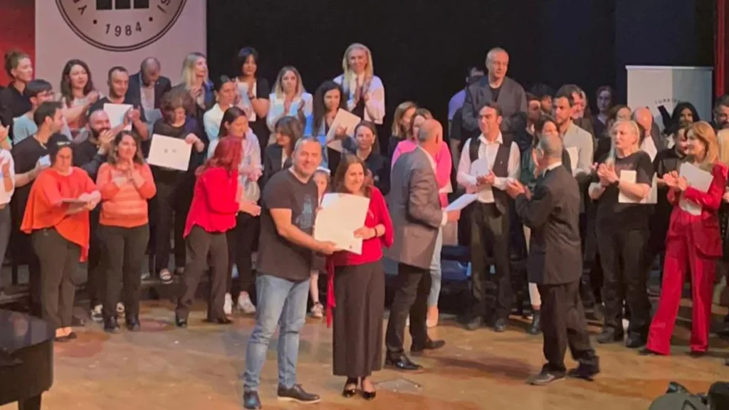 NİLÜFER’İN ÇOCUK VE GENÇLİK KOROLARINA ÖDÜL