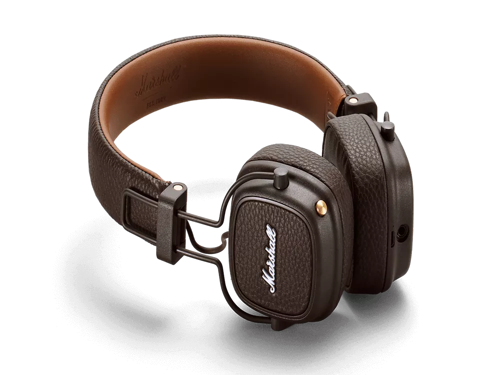 BABANIZ MÜZİĞİN VE OYUNUN KEYFİNİ JBL VE MARSHALL İLE ÇIKARSIN