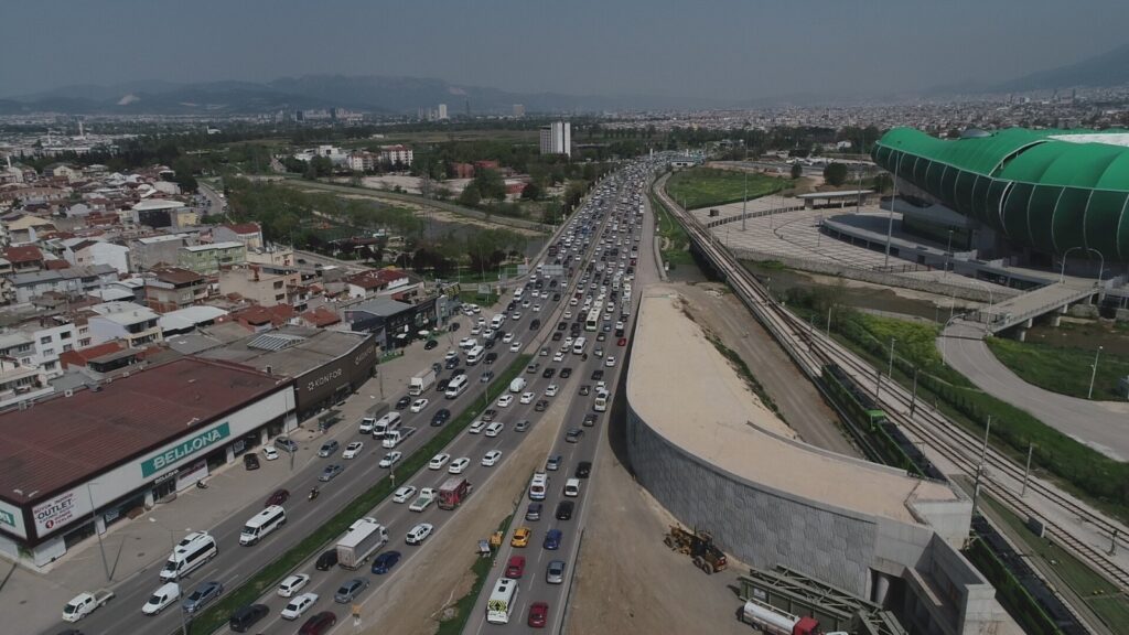 DEVA OSMANGAZİ; Şehrin Ulaşım Kültürünü Deformoze Ettik! Yeni Bir Yol Bulmalıyız!