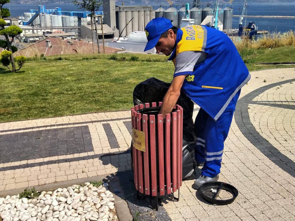 TEMİZ BİR ÇEVRE İÇİN HEP BİRLİKTE EL ELE!
