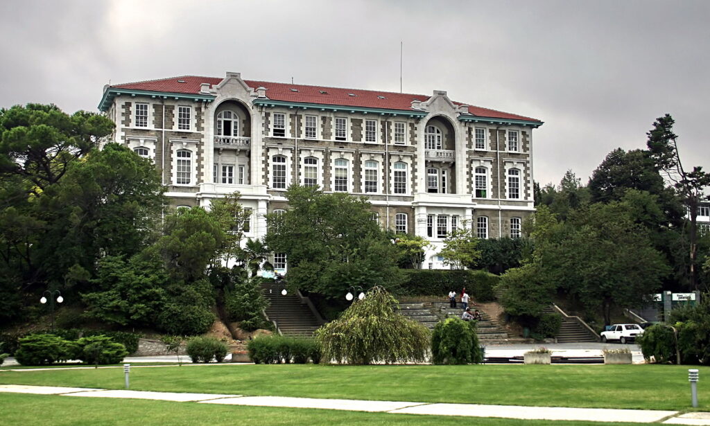 İbrahim ORTAŞ yazdı; Dünyadaki Üniversite Sıralamasını Belirleyen Üniversite Ortamı ve Bünyesinde Barındırdığı İyi Yetişmiş Bilim İnsanı Sayısı mı?