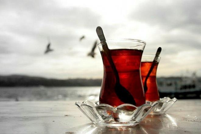 Zeki Baştürk yazdı; ÇAYLAR SOĞUMADAN