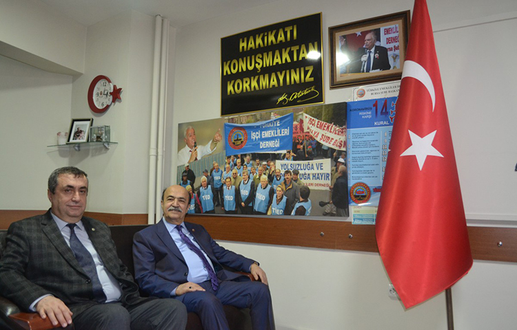 Türkiye’de İlk Kez Emekliler TBMM’sine Mektup Yazdı! “Vicdanlarınıza Sesleniyoruz! Biz Dilenci Değiliz, Alın Terimizin Hakkını İstiyoruz!”