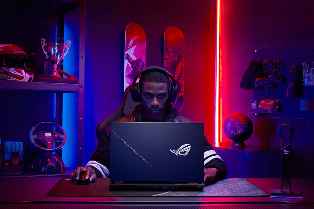 Oyunda performansı başka seviyeye taşıyan ASUS Strix SCAR 17 X3D tanıtıldı