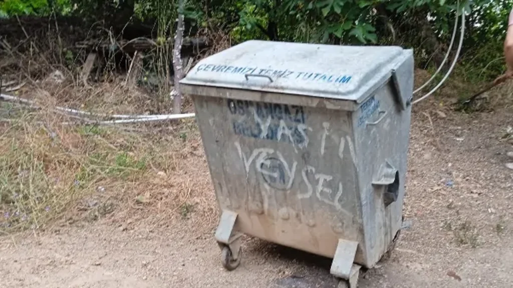 Yol Yapmayıp Gariban Vatandaşı Ceza ile Korkutan Belediye Patika Yolun Bariyerle Kapatılmasına Göz Yumdu!