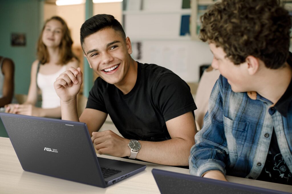 ASUS’tan K12 eğitim modeline özel bilgisayar
