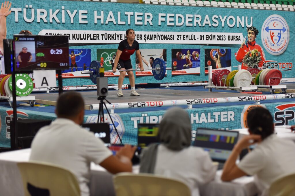 ‘NAİM’LER YILDIRIM’DA YARIŞTI