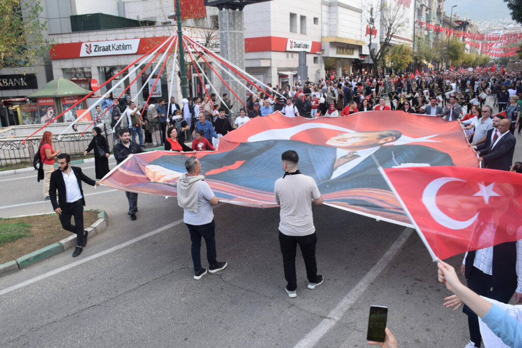 Cumhuriyet, vatanı için ölümleri göze almış bir dâhinin, yüreğinde büyüttüğü bir inançtı.