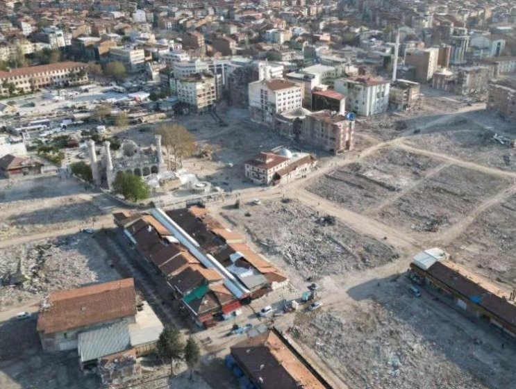 İSTANBUL ELEKTRİK TEKNİSYENLERİ ODASI  GENİŞ BİR ALANDA BÜYÜK KAYIPLARA NEDEN OLAN DEPREM BÖLGESİNDE ÇALIŞMALARINA DEVAM EDİYOR