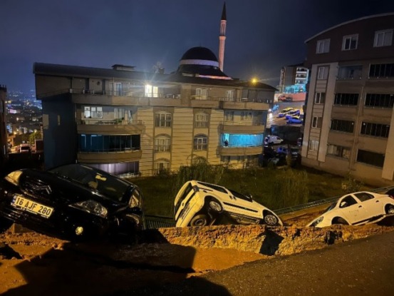 Bursa’nın tamamında Ankraj ve Forekazık projesinin yapılarak heyelan ve toprak kaymasına engel olunmalı!