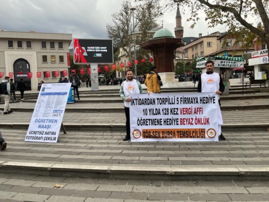 Buradan onları Öğretmenler Günü’nde protesto ediyoruz