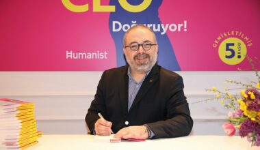 Murat Yeşildere  EYVAH CEO DOĞURUYOR!  40. Uluslararası İstanbul Kitap Fuarı’nda