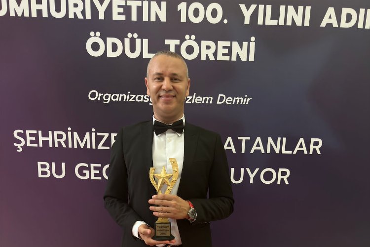 Dr. Sezgin’e  anlamlı ödül
