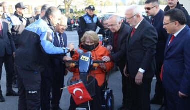 Yerli mobilya markası, Kayseri’de 150 engelliye akülü araç bağışladı