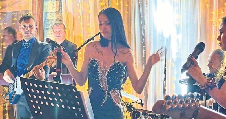 SANATÇI GÖZDE USLU’NUN PERFORMANSI TAM NOT ALDI