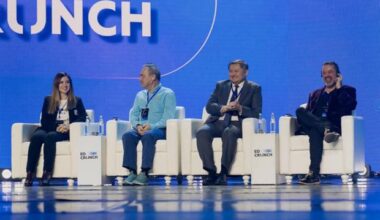 Kazakistan Eğitim Teknolojileri Konferansı EdCrunch’ta, “En İyi Konuşmacı” Ödülüne Layık Görüldü