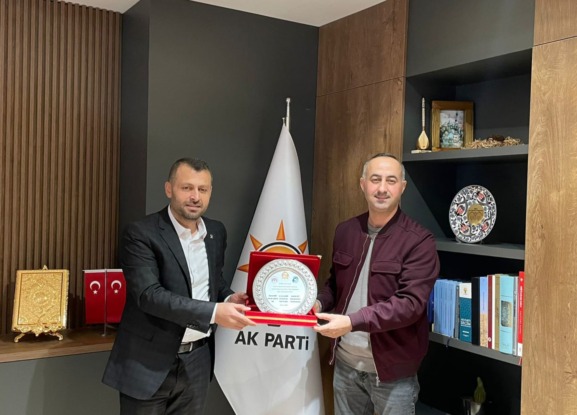 “Akademisyen Güney Ferhat Batı, AK Parti Mardin İl Başkanlığı’na Hayırlı Olsun ve Nezaket Ziyareti”