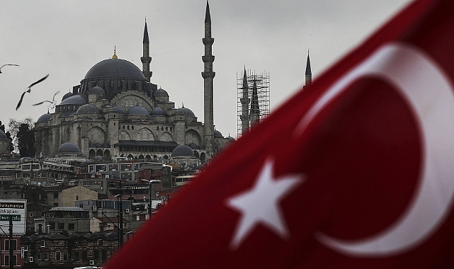 Şanlı  “EZAN”’ı taciz olarak nitelendiren sözde yazar! Sevan NİŞANYAN’a sert tepki gösterdi.