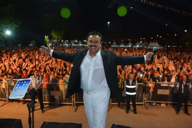 Bülent Serttaş Artemis Halı Bayi Toplantısında Sahne Alacak