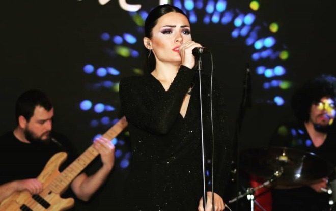 DUYGU KUTLU 5 GÜN SAHNEDE