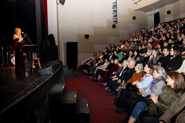 CAZ KONSERLERİ’NİN AÇILIŞINI JÜLİDE ÖZÇELİK YAPTI