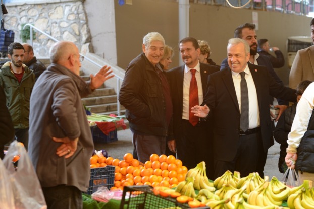NİLÜFER BELEDİYE BAŞKAN ADAYI ÖZDEMİR CUMHURİYET MAHALLESİ’NDE VATANDAŞI DİNLEDİ