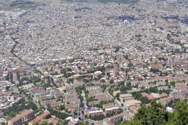 Yıldırım Millet Mahallesinde Asırlık Yadigara Müteahhit Kamu Kurumlarını Kullanarak mı Çöktü!
