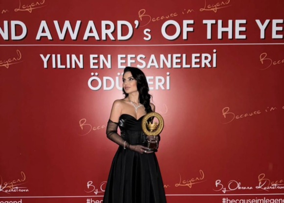 Cansenem kaplan güzelliğiyle dikkat çekti