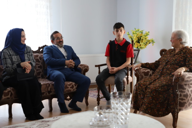 Yıldırım MTAL Öğrencilerinden Hayırsever Nurten Gültekin’e Vefa Ziyareti