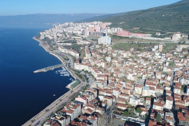 Eğitim İş Bursa: ‘Türkiye Cumhuriyeti “parti devleti” anlayışına terk edilemez’