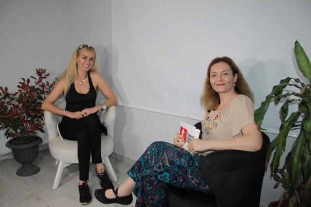 TUĞBA ÖZAY BEN AMERİKA’DA DOĞSAYDIM