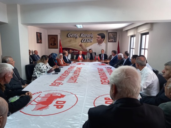Demokratlarda Üst Düzey Bayramlaşma! Sürpriz Ziyaretçi!