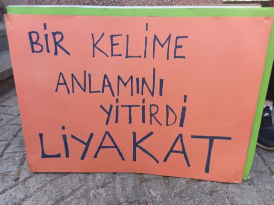 Sözleşmeli Mülakat Mağduru Öğretmenlerin MEM Önündeki Eylemine Eğitim Sendikaları ve Milletvekillerinden Destek!