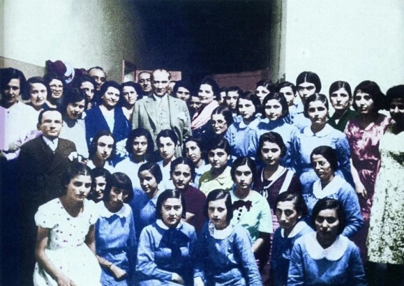 SİYASETTE ADAP, EDEP, KULANILAN DİL HATTA JARGON ÇOK ÖNEMLİDİR.