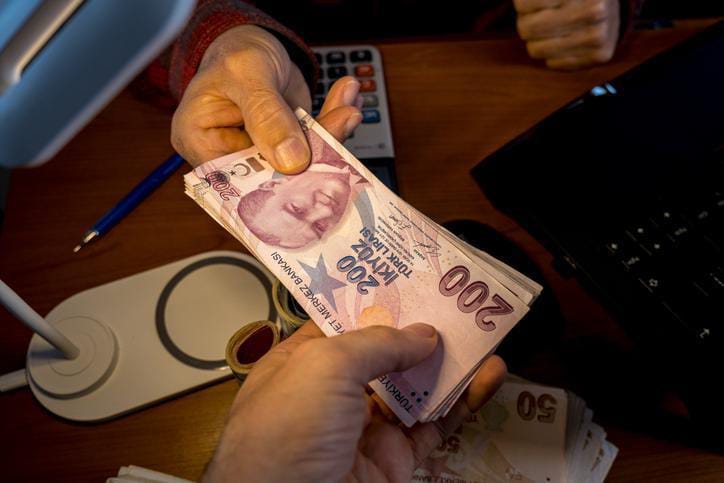 Zeki Baştürk yazdı; BAYRAM İKRAMİYESİ BİR AYLIK TUTARINDA OLMALI.