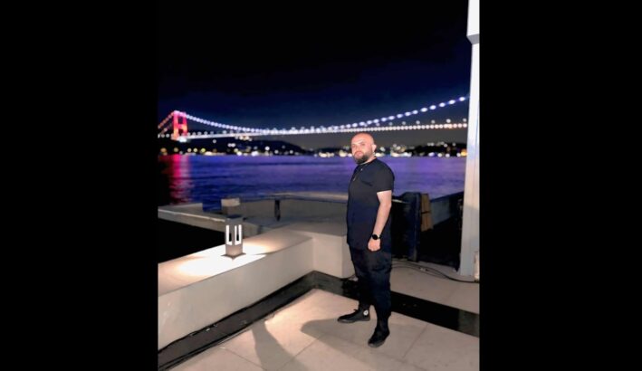 Basında Güvenin ve Stratejinin Adı, Uluslararası Arenada 24 Ödüllü Medya Ustası: Serkan Candaş