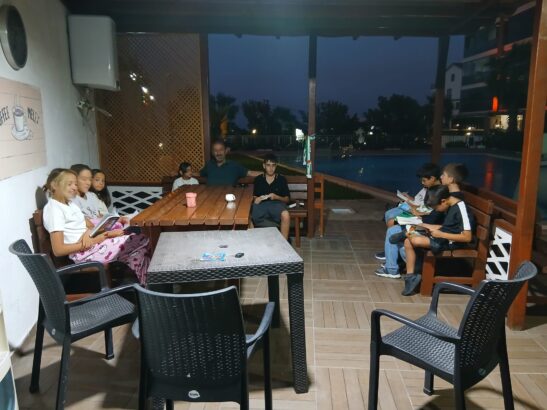 Melek Sitesi’nden Örnek Uygulama: Çocuklara “Okuma Saati” Alışkanlığı