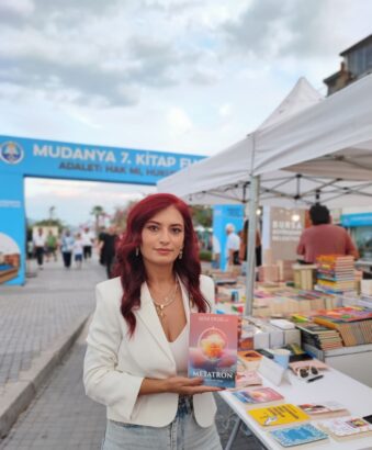 Gemlikli Yazar Seda Eroğlu’nun Yeni Kitabı Metatron En Çok Satanlar Listesinde İlk Üçte Yer Alıyor