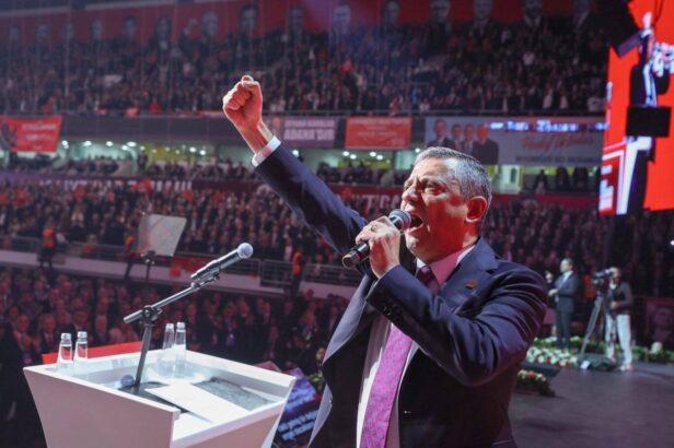 39. KURULTAYDA CHP GENEL BAŞKANINA TÜRKİYE LİDERİNE KAVUŞTU.