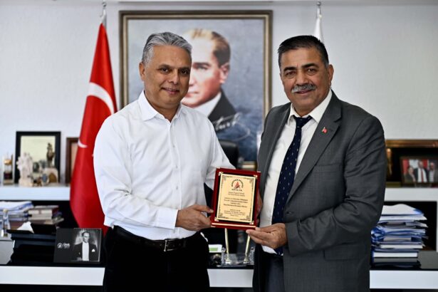 Başkan Adayı Adnan Asar’dan Muratpaşa Belediye Başkanı Ümit Uysal’a Ziyaret
