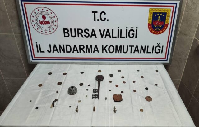 BURSA’DA TARİHİ ESER OPERASYONU: 42 PARÇA ELE GEÇİRİLDİ